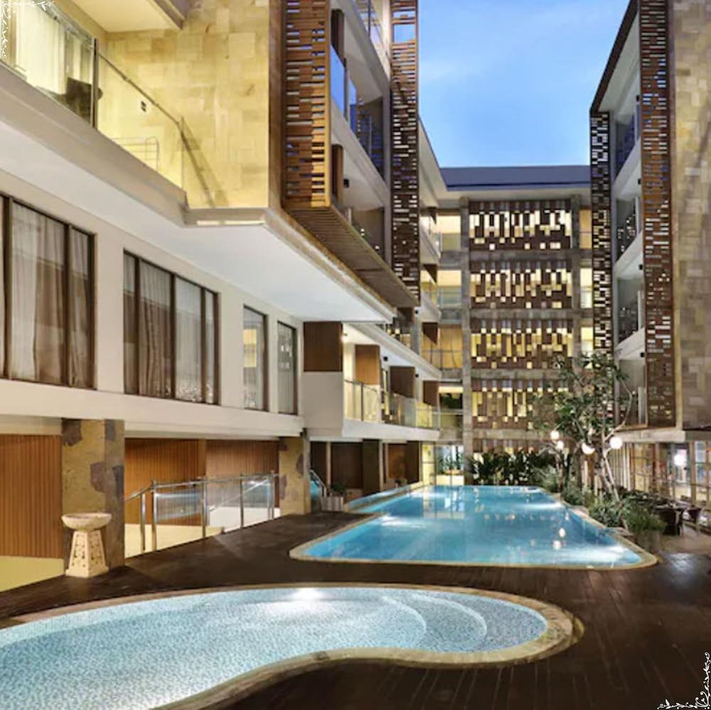 Harper Kuta Hotel By Aston Legian  Exterior photo