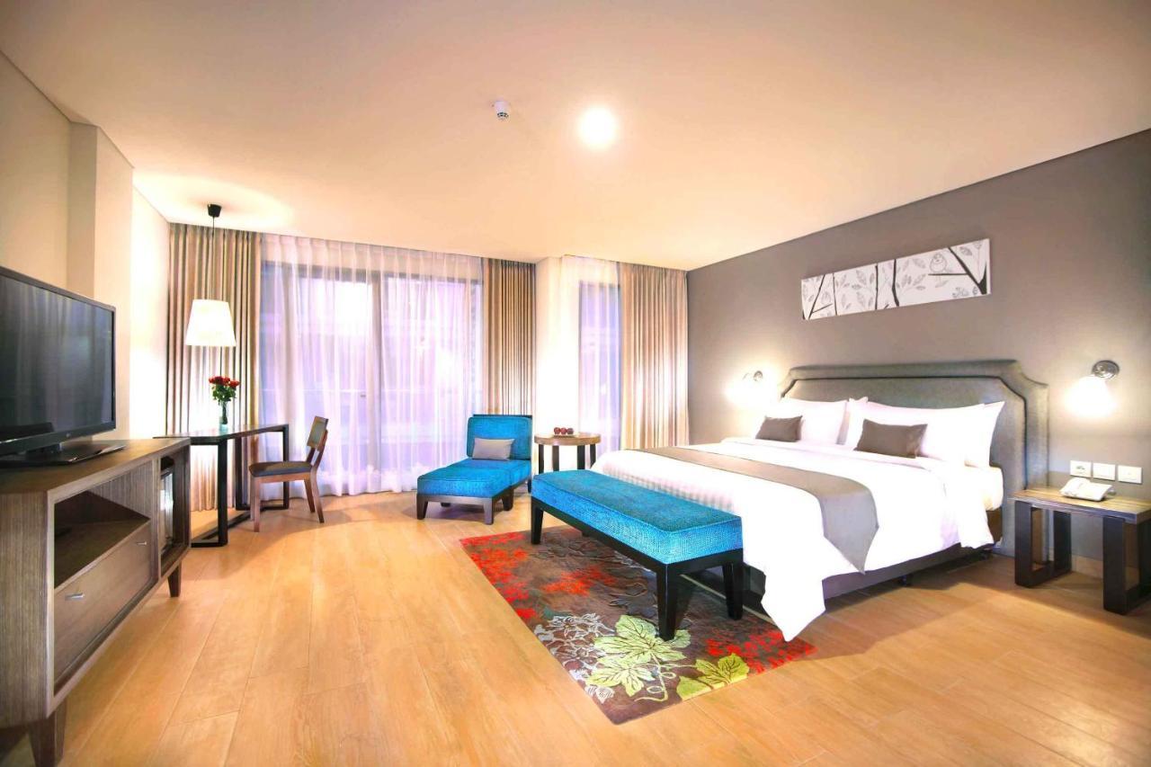 Harper Kuta Hotel By Aston Legian  Exterior photo