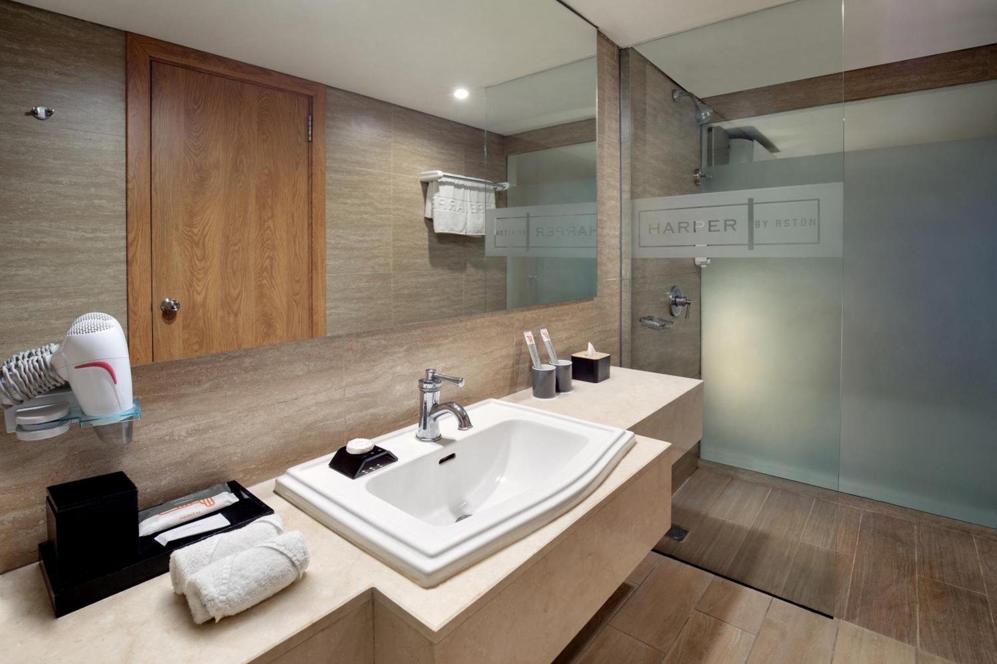 Harper Kuta Hotel By Aston Legian  Exterior photo